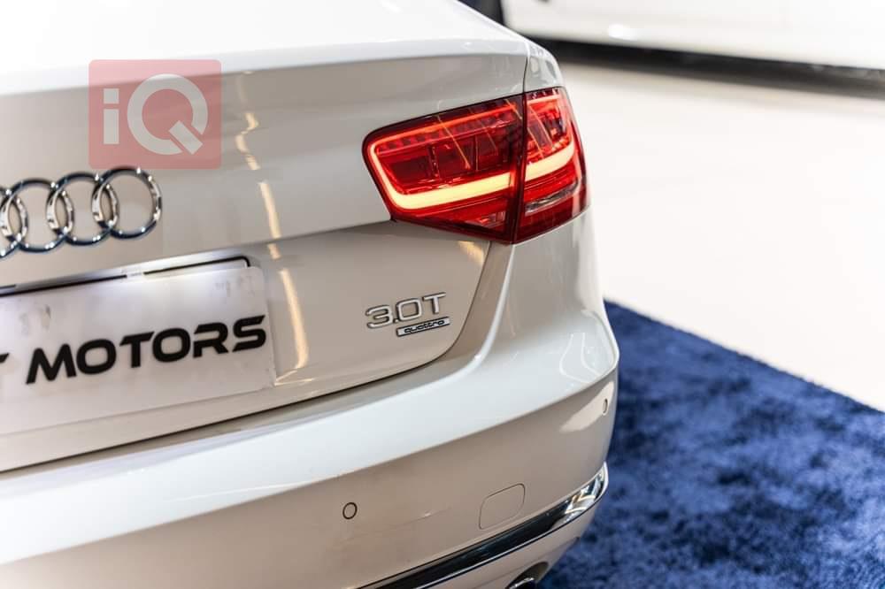 اودي A8
